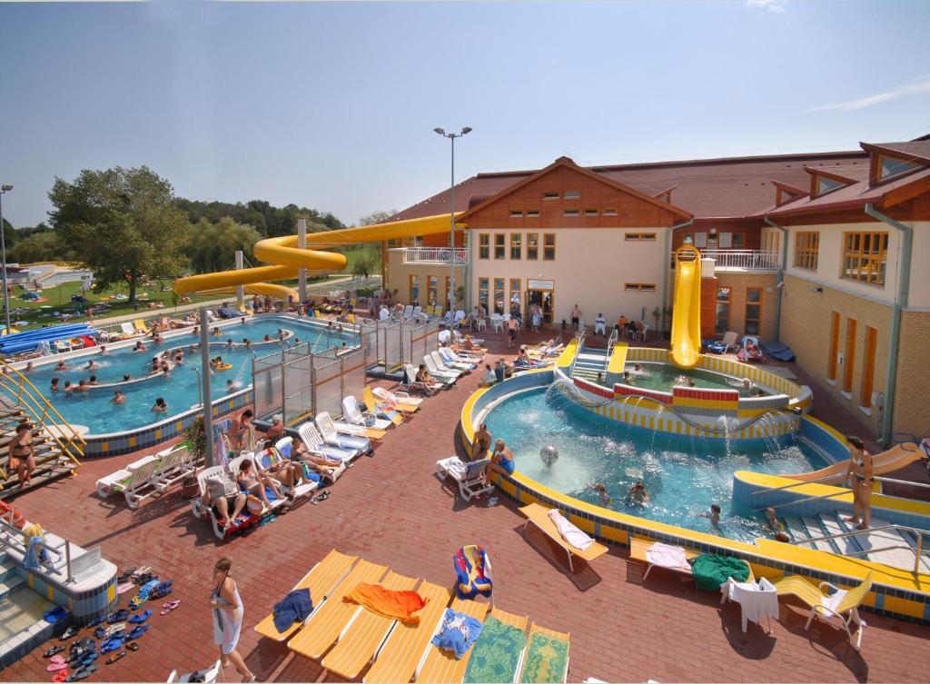 Club Mendan Aparthotel Zalakaros Zewnętrze zdjęcie